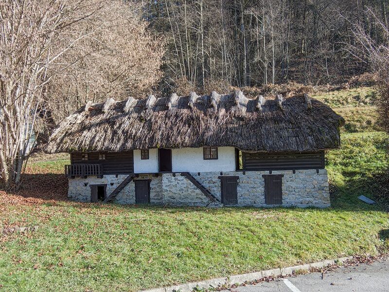 Miniatur Rumah Melayu Kayu
