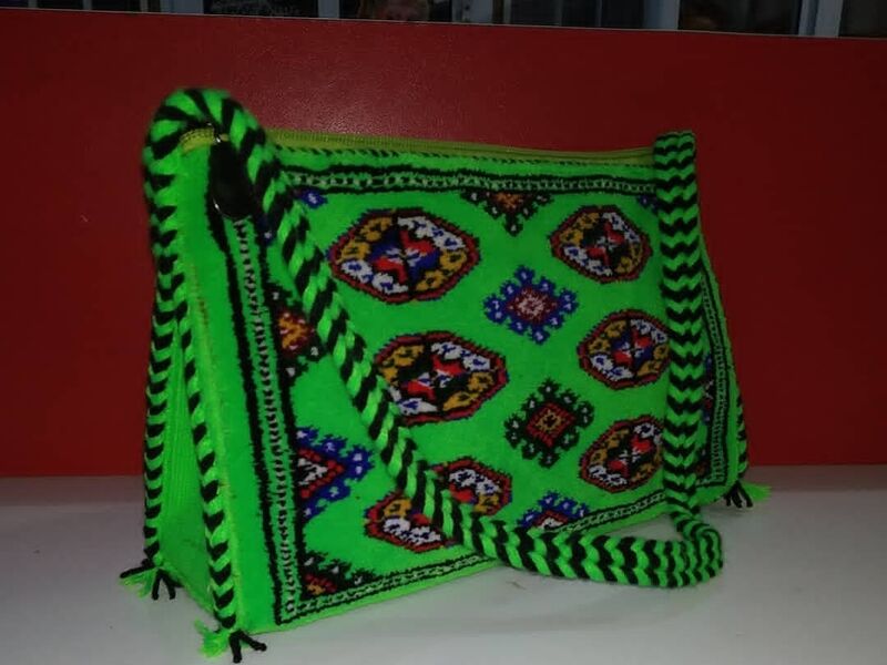 Tas Anyaman Pandan Contoh
